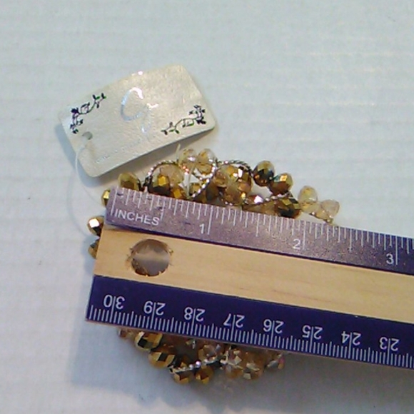 Nwt Goldtone crystal bracelet - Picture 8 of 8